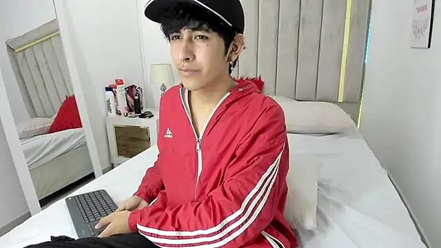 julian xx online show from 01/18/26, 07:17