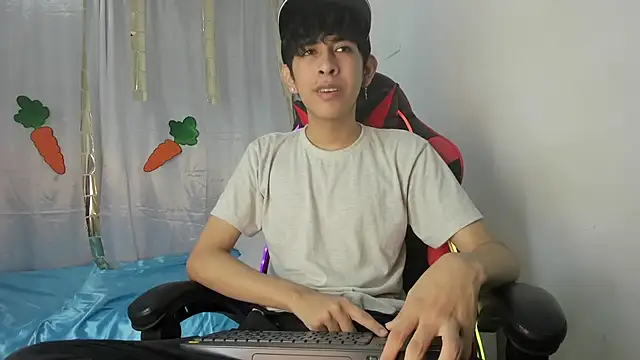 julian xx online show from 04/13/26, 07:08