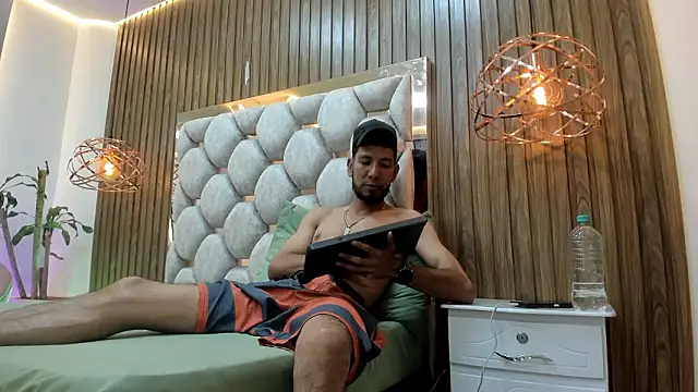 Snapshot of james__walsh chatting on 02/16/26, 08:38 james walsh online show from 02/16/26, 08:38