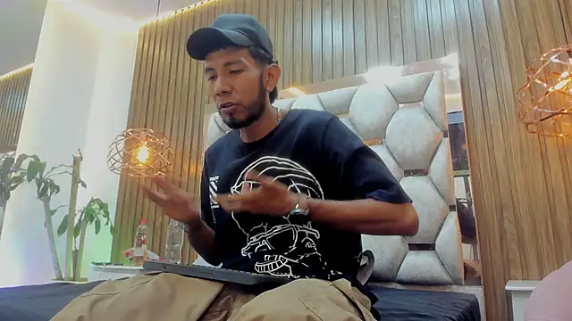 Snapshot of james__walsh chatting on 02/26/26, 07:46 james walsh online show from 02/26/26, 07:46