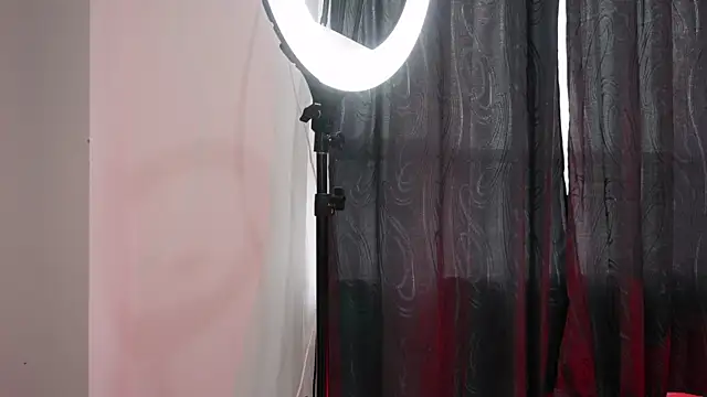 Snapshot of zoe_westxx chatting on 01/06/26, 07:06 zoe westxx online show from 01/06/26, 07:06