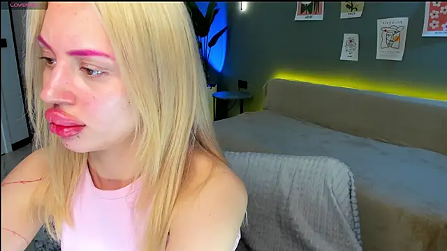 Luna Beverly online show from 03/05/26, 08:16