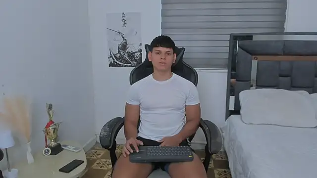 stefan leenox online show from 07/27/26, 04:58