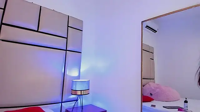 alejandra loppez online show from 02/03/26, 08:25