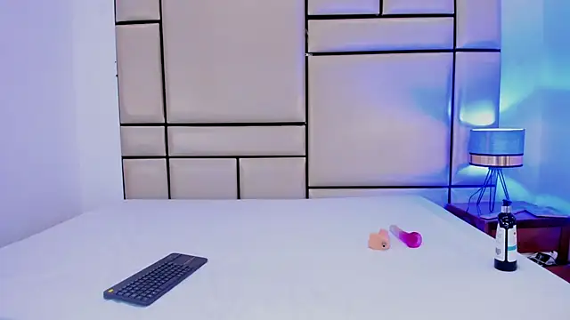 alejandra loppez online show from 02/21/26, 07:48