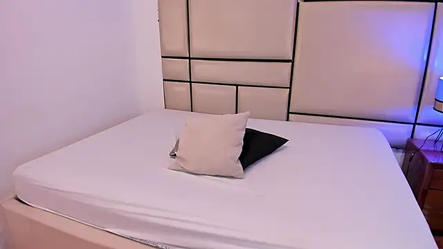 alejandra loppez online show from 02/23/26, 07:33