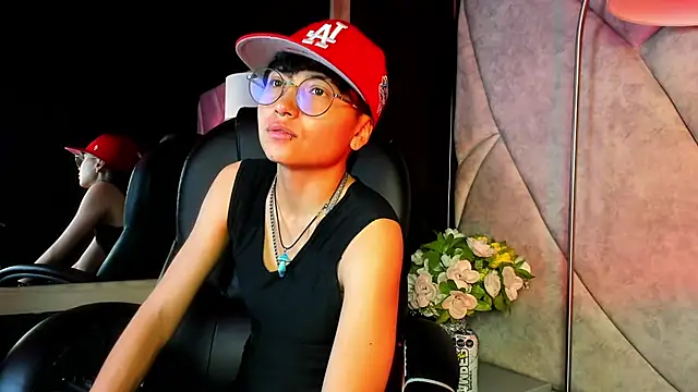 velvet mystic online show from 04/19/26, 06:10