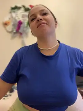 Snapshot of AlexaYvonne chatting on 02/03/26, 02:00 AlexaYvonne online show from 02/03/26, 02:00