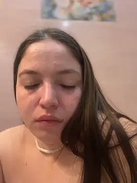 Snapshot of AlexaYvonne chatting on 02/14/26, 02:08 AlexaYvonne online show from 02/14/26, 02:08