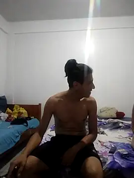 Rodrigohernan19 online show from 01/10/26, 06:37