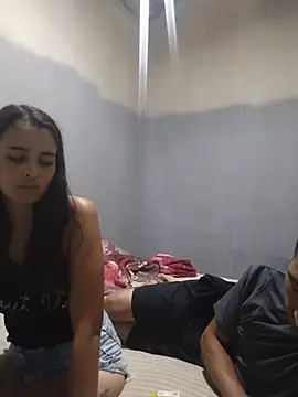 Rodrigohernan19 online show from 04/17/26, 02:58