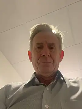 Snapshot of Pierre4tjyxx chatting on 02/03/26, 10:42 Pierre4tjyxx online show from 02/03/26, 10:42