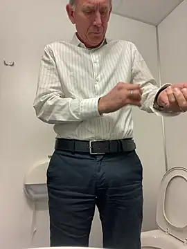 Snapshot of Pierre4tjyxx chatting on 02/05/26, 04:33 Pierre4tjyxx online show from 02/05/26, 04:33