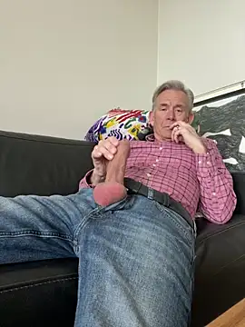 Snapshot of Pierre4tjyxx chatting on 02/22/26, 12:15 Pierre4tjyxx online show from 02/22/26, 12:15