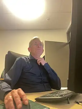 Snapshot of Pierre4tjyxx chatting on 02/23/26, 04:26 Pierre4tjyxx online show from 02/23/26, 04:26