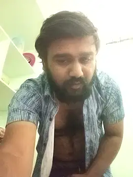 Snapshot of handsomeboy1414 chatting on 01/09/26, 05:32 handsomeboy1414 online show from 01/09/26, 05:32