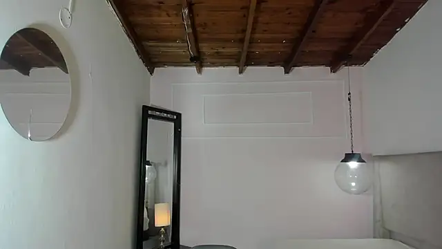 ZoeFox5 online show from 03/10/26, 11:15