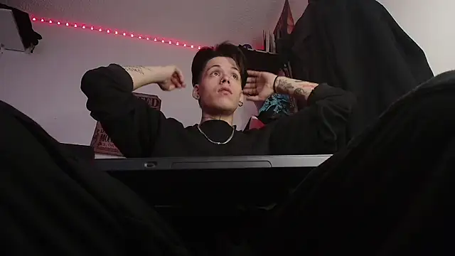 Snapshot of Anhony_Muscle chatting on 01/09/26, 01:25 Anhony Muscle online show from 01/09/26, 01:25