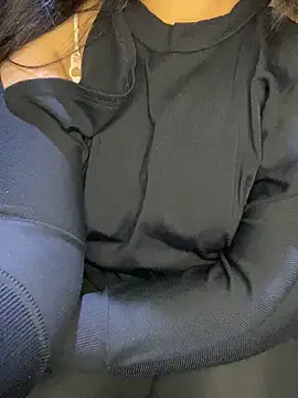 Lina Velvet  online show from 02/15/26, 07:38