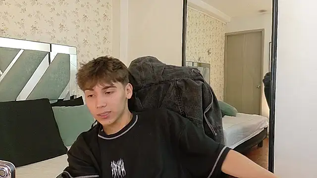 Snapshot of Liam_Noxx chatting on 01/13/26, 06:35 Liam Noxx online show from 01/13/26, 06:35