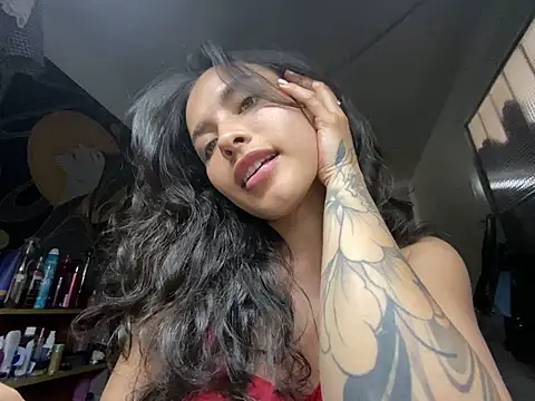 auroramooon online show from 02/19/26, 06:15