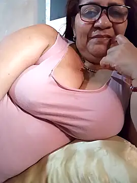 Snapshot of Sammylatinaxxx chatting on 03/16/26, 08:46 Sammylatinaxxx online show from 03/16/26, 08:46