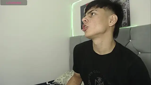 Loganjhonson19 online show from 01/12/26, 03:01