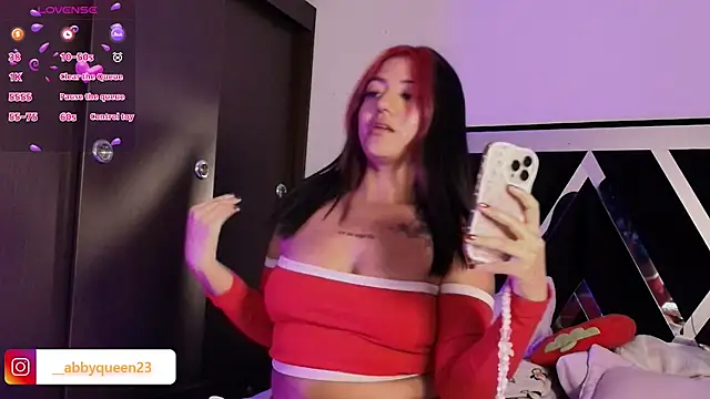 Snapshot of queen_of_you_heart chatting on 02/11/26, 12:48 queen of you heart online show from 02/11/26, 12:48