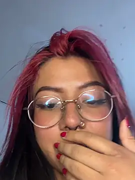 Snapshot of queen_of_you_heart chatting on 02/26/26, 02:43 queen of you heart online show from 02/26/26, 02:43