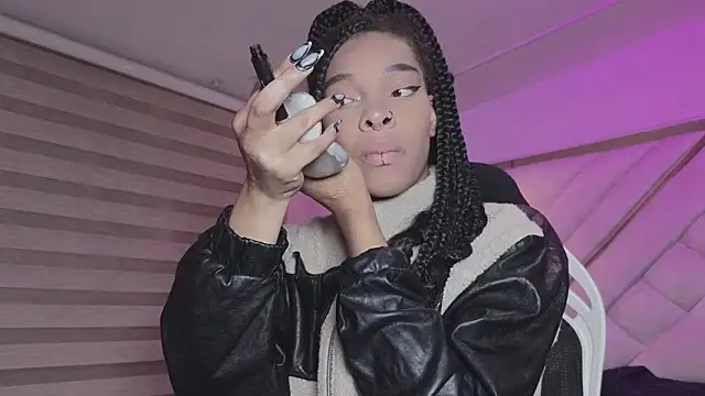 mia gatesvg online show from 03/26/26, 03:45