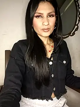 Snapshot of Zohara_Lpe23o chatting on 02/21/26, 04:35 Zohara Lpe23o online show from 02/21/26, 04:35