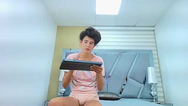 Atenea sexxx online show from 04/01/26, 03:51