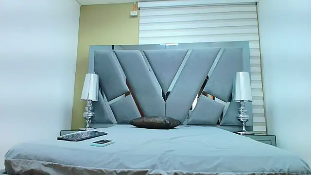 Atenea sexxx online show from 04/22/26, 04:04