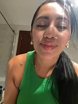 Snapshot of nataliia_queen_ chatting on 08/02/26, 02:21 nataliia queen online show from 08/02/26, 02:21