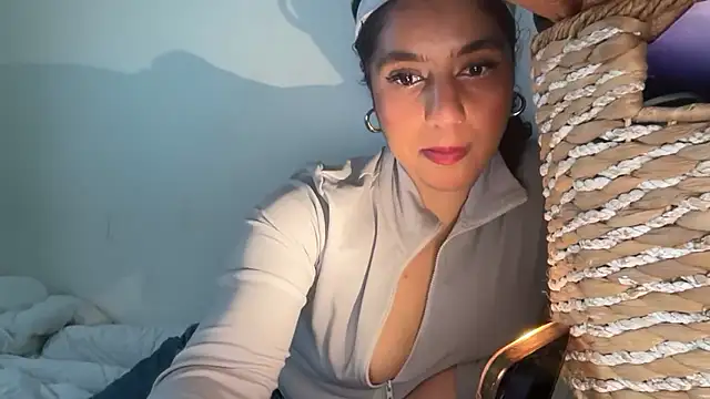 Snapshot of fayfay21@xh chatting on 01/18/26, 04:33 fayfay21xh online show from 01/18/26, 04:33