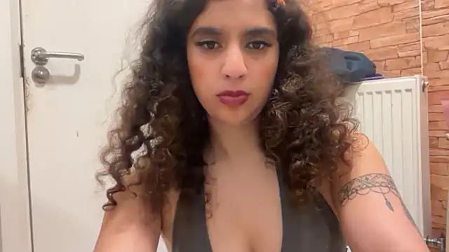 Snapshot of fayfay21@xh chatting on 02/24/26, 06:17 fayfay21xh online show from 02/24/26, 06:17