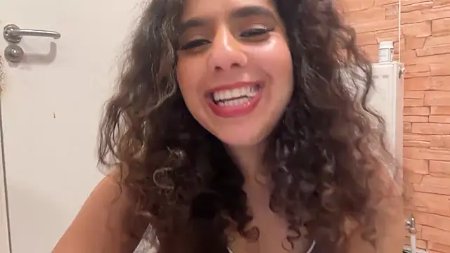 Snapshot of fayfay21@xh chatting on 02/27/26, 10:21 fayfay21xh online show from 02/27/26, 10:21