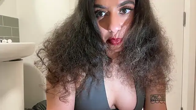 Snapshot of fayfay21@xh chatting on 03/17/26, 06:44 fayfay21xh online show from 03/17/26, 06:44