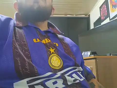 Snapshot of LeoH95 chatting on 03/01/26, 12:45 LeoH95 online show from 03/01/26, 12:45