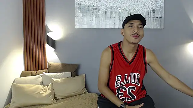 Snapshot of Julian_Dark_ chatting on 02/14/26, 05:15 Julian Dark online show from 02/14/26, 05:15