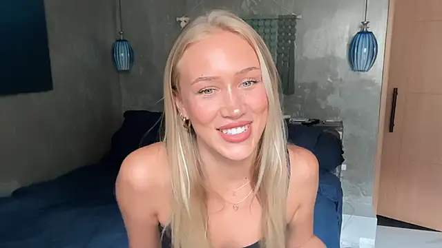 Snapshot of livsslife chatting on 02/05/26, 03:11 livsslife online show from 02/05/26, 03:11