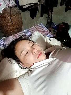 Snapshot of vanvan005 chatting on 02/14/26, 11:23 vanvan005 online show from 02/14/26, 11:23