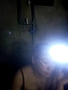 Snapshot of vanvan005 chatting on 02/24/26, 11:52 vanvan005 online show from 02/24/26, 11:52