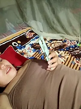 vanvan005 online show from 04/14/26, 01:28