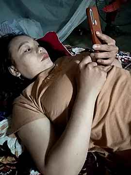 vanvan005 online show from 04/24/26, 12:35