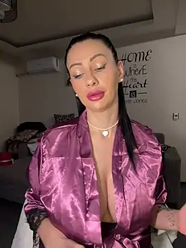 IRISWHITE17 online show from 02/10/26, 05:33