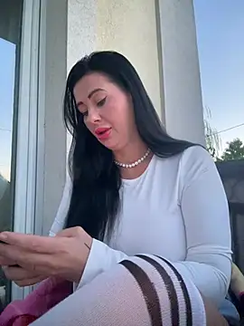 Snapshot of IRISWHITE17 chatting on 07/09/26, 02:37 IRISWHITE17 online show from 07/09/26, 02:37