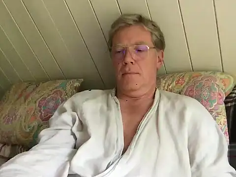 Snapshot of abibull chatting on 05/16/26, 08:44 abibull online show from 05/16/26, 08:44