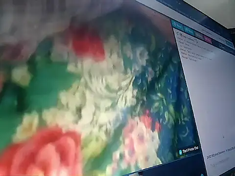 Snapshot of maxi23932 chatting on 05/01/26, 10:03 maxi23932 online show from 05/01/26, 10:03