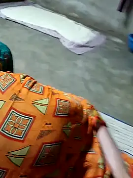 Hot hiuj online show from 04/23/26, 04:31